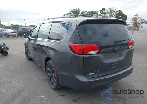 2018 Chrysler Pacifica Touring Plus из США, поврежденный, VIN 2C4RC1FG3JR356751